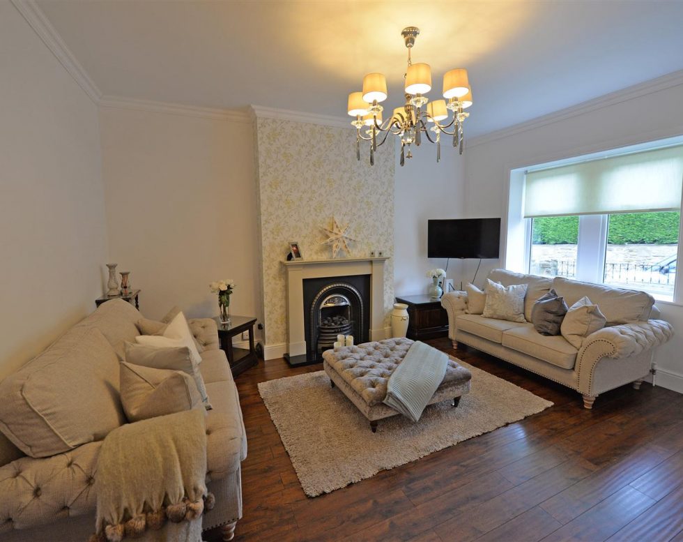 Ravensworth Avenue, Eighton Banks