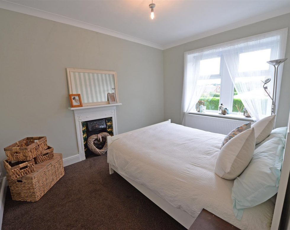 Ravensworth Avenue, Eighton Banks