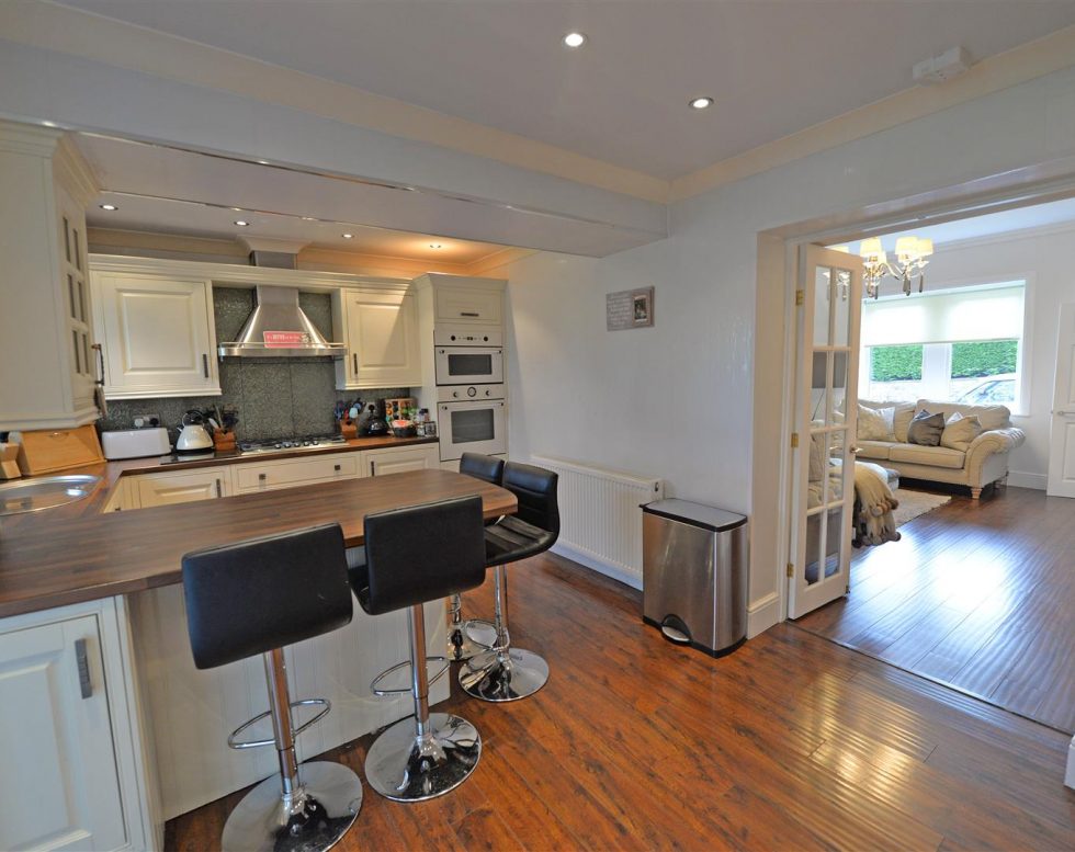 Ravensworth Avenue, Eighton Banks