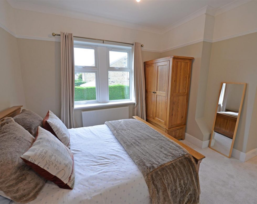 Ravensworth Avenue, Eighton Banks