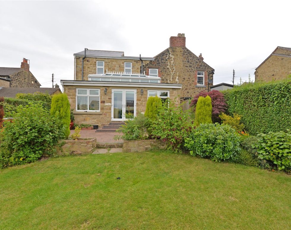 Ravensworth Avenue, Eighton Banks