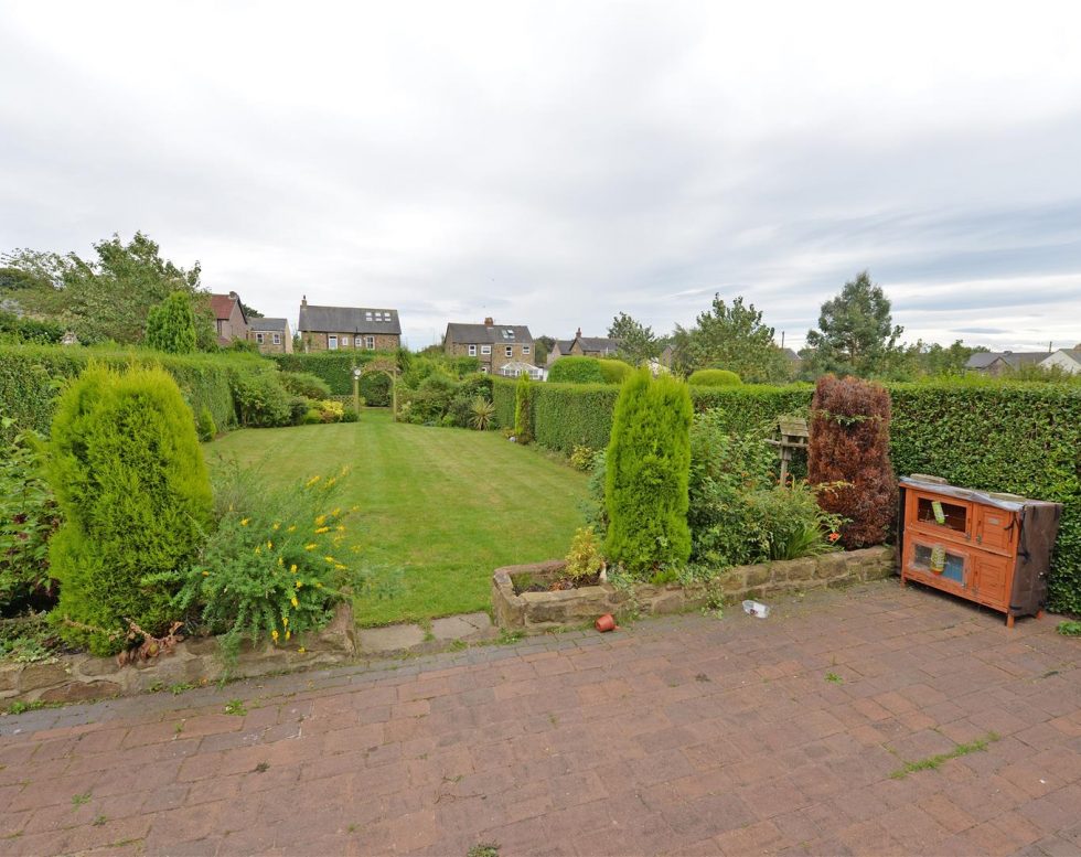 Ravensworth Avenue, Eighton Banks