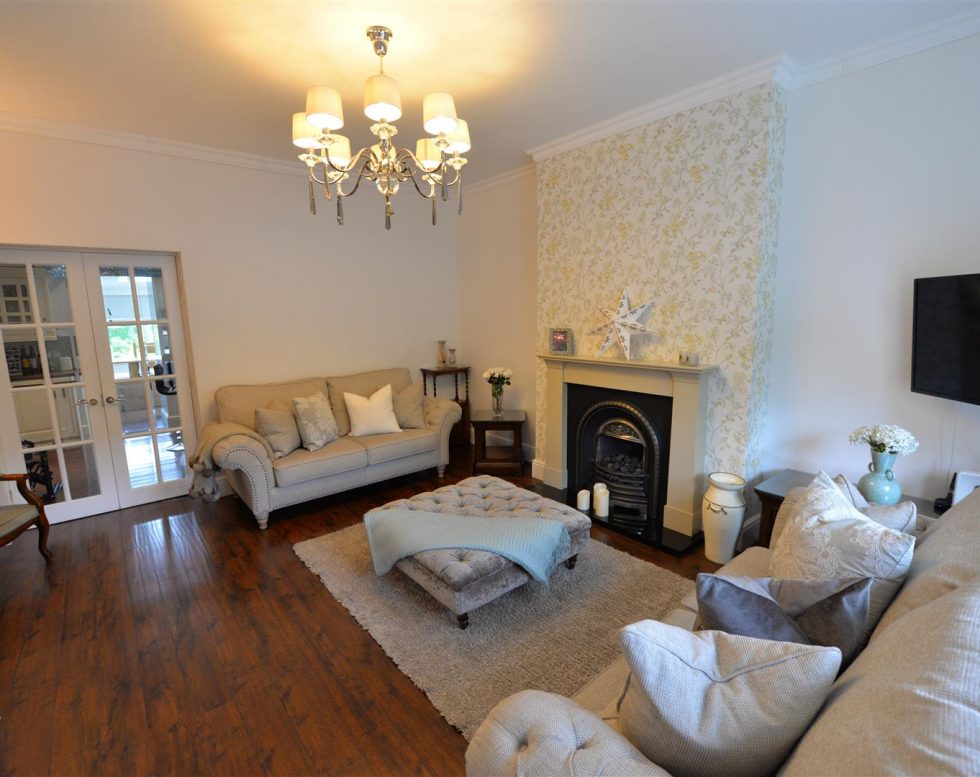Ravensworth Avenue, Eighton Banks