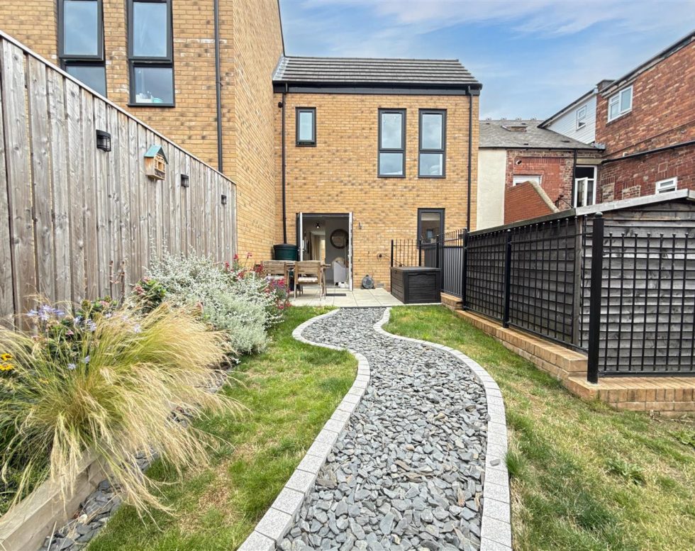 Dunsmuir Grove, Gateshead