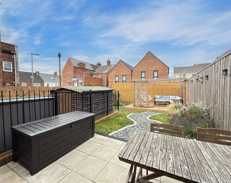 Dunsmuir Grove, Gateshead