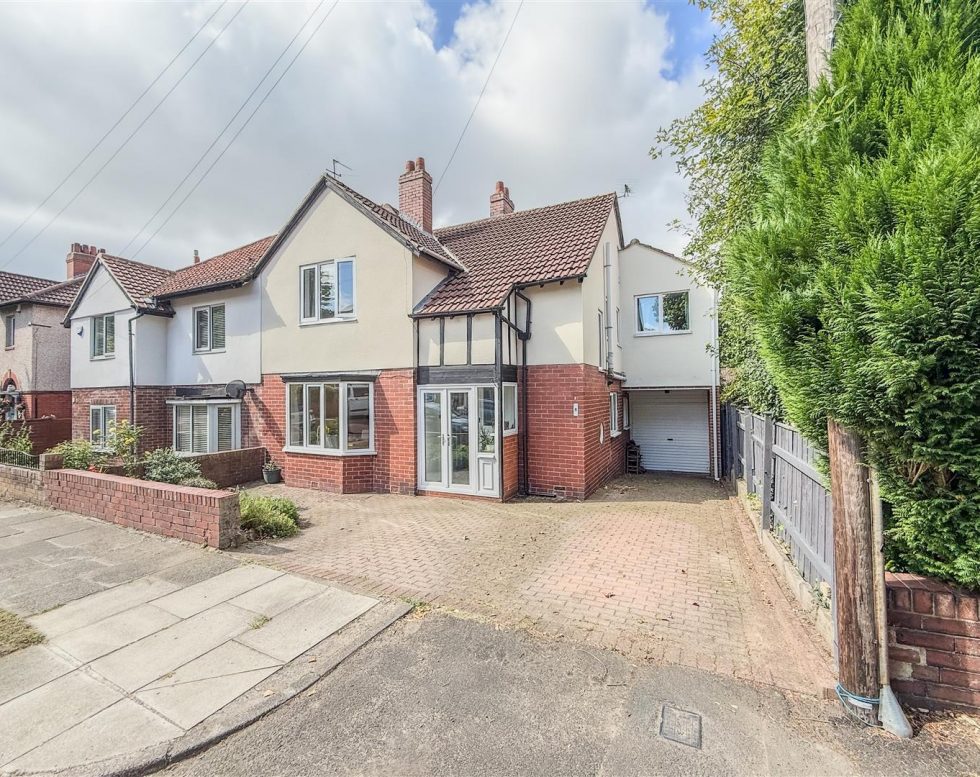 Lyndhurst Drive, Low Fell, Gateshead