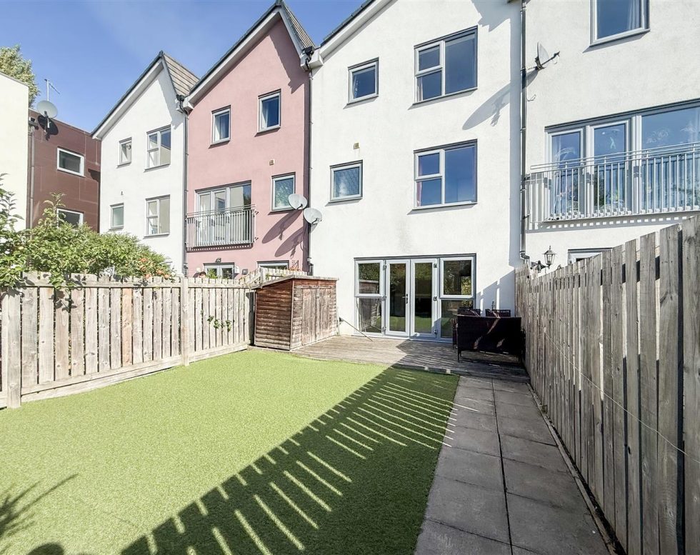 Bede Courtyard, Winters Pass, Gateshead