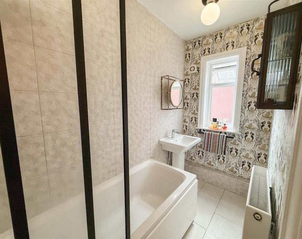 The Avenue, Gateshead