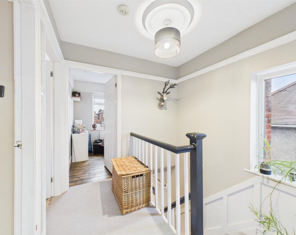 Lobley Hill Road, Lobley Hill