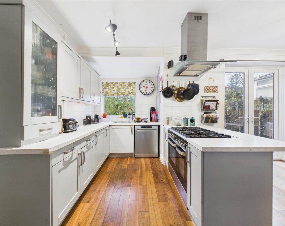 Lobley Hill Road, Lobley Hill