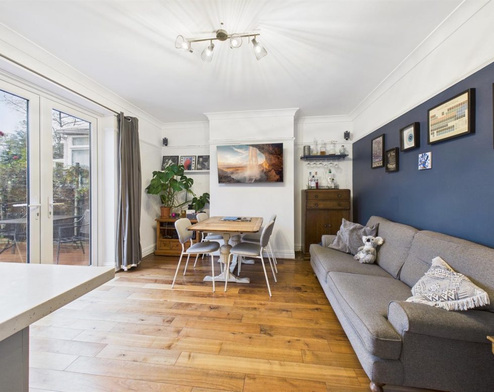 Lobley Hill Road, Lobley Hill