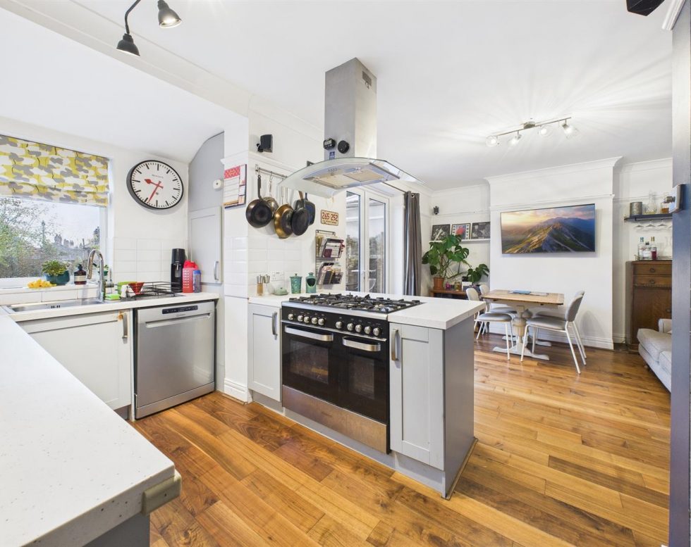 Lobley Hill Road, Lobley Hill