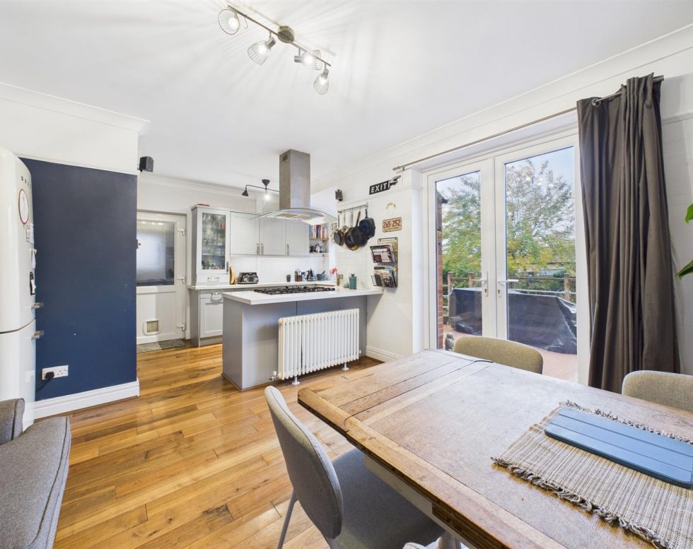 Lobley Hill Road, Lobley Hill