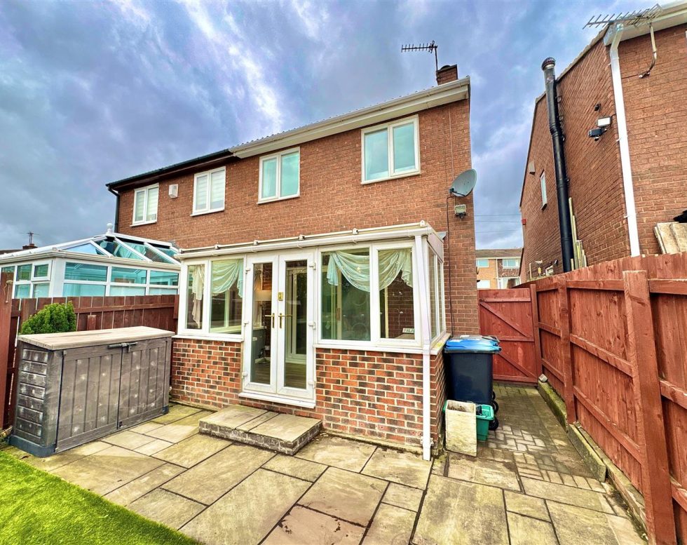 2, Greenfields, Ross, Ouston,