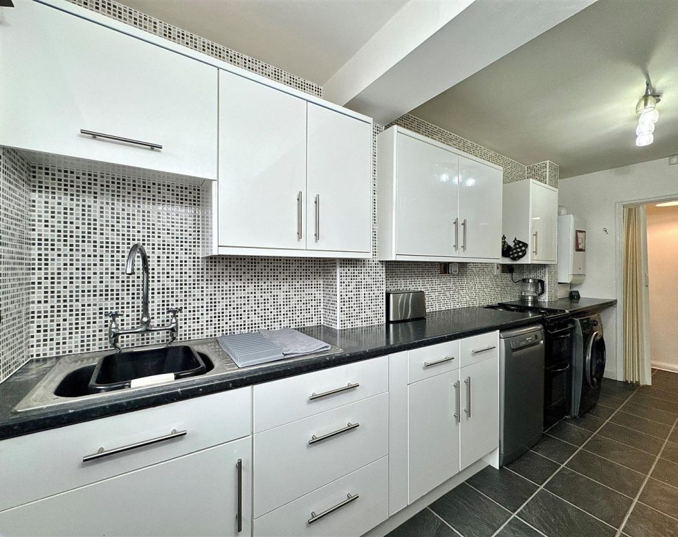 2, Greenfields, Ross, Ouston,