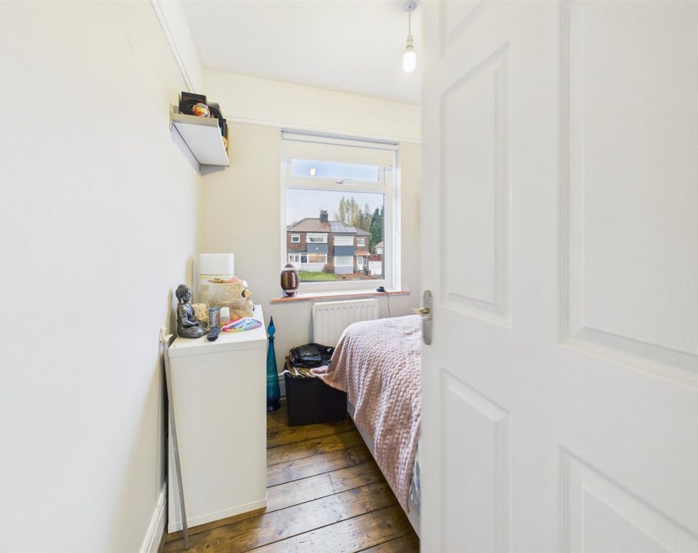 Lobley Hill Road, Lobley Hill