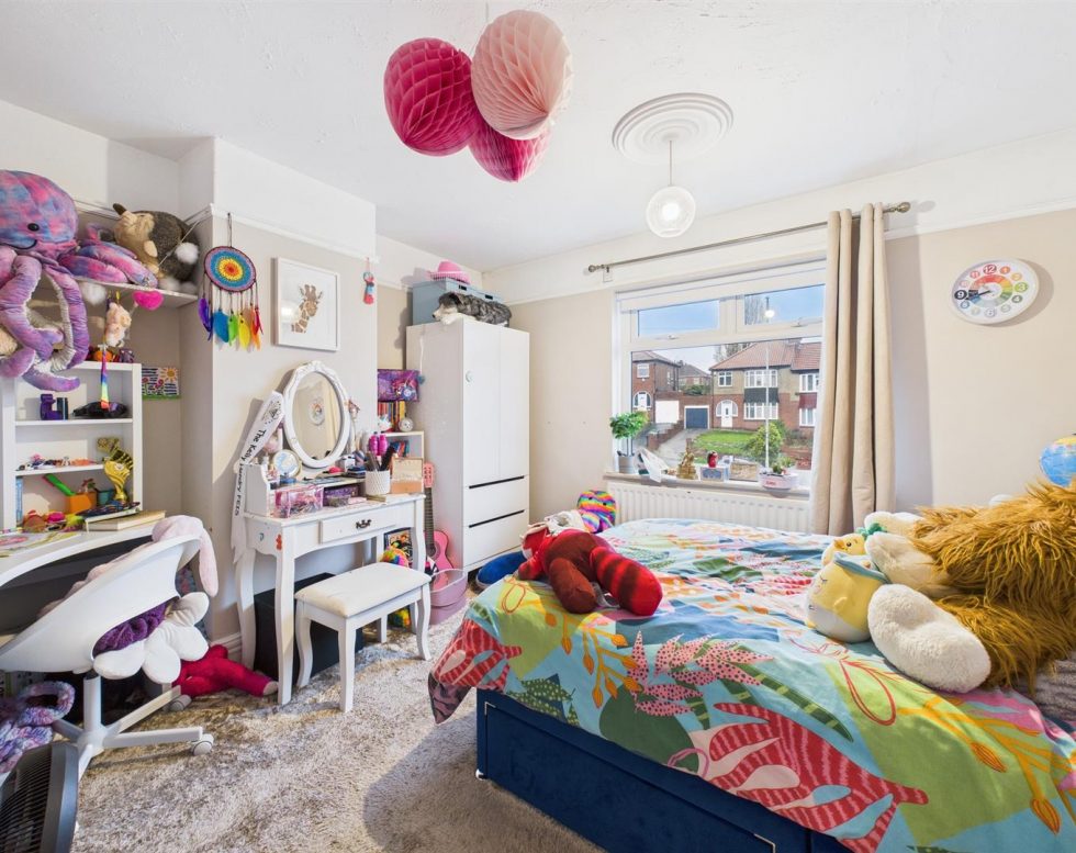 Lobley Hill Road, Lobley Hill