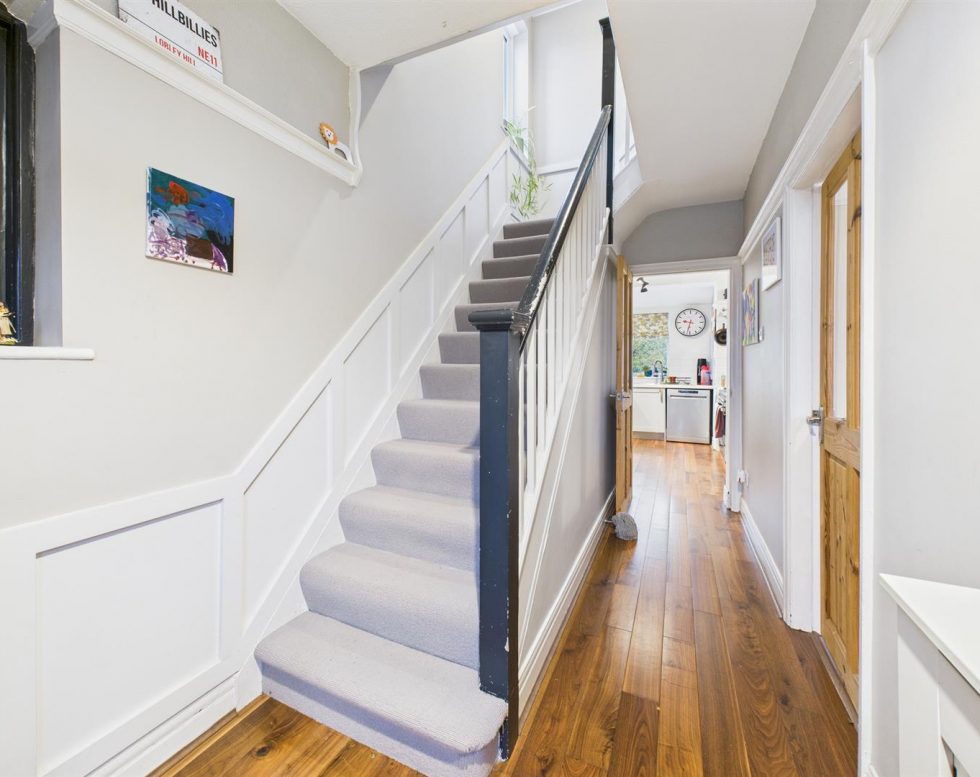 Lobley Hill Road, Lobley Hill