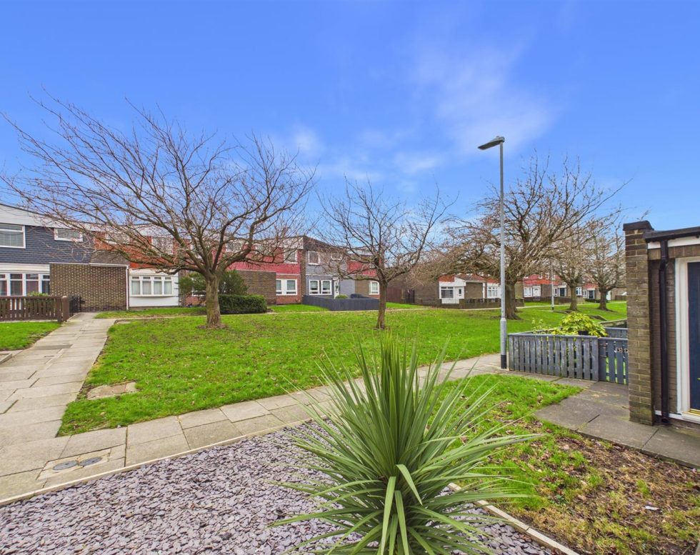 Bramhope Green, Harlow Green, Low Fell