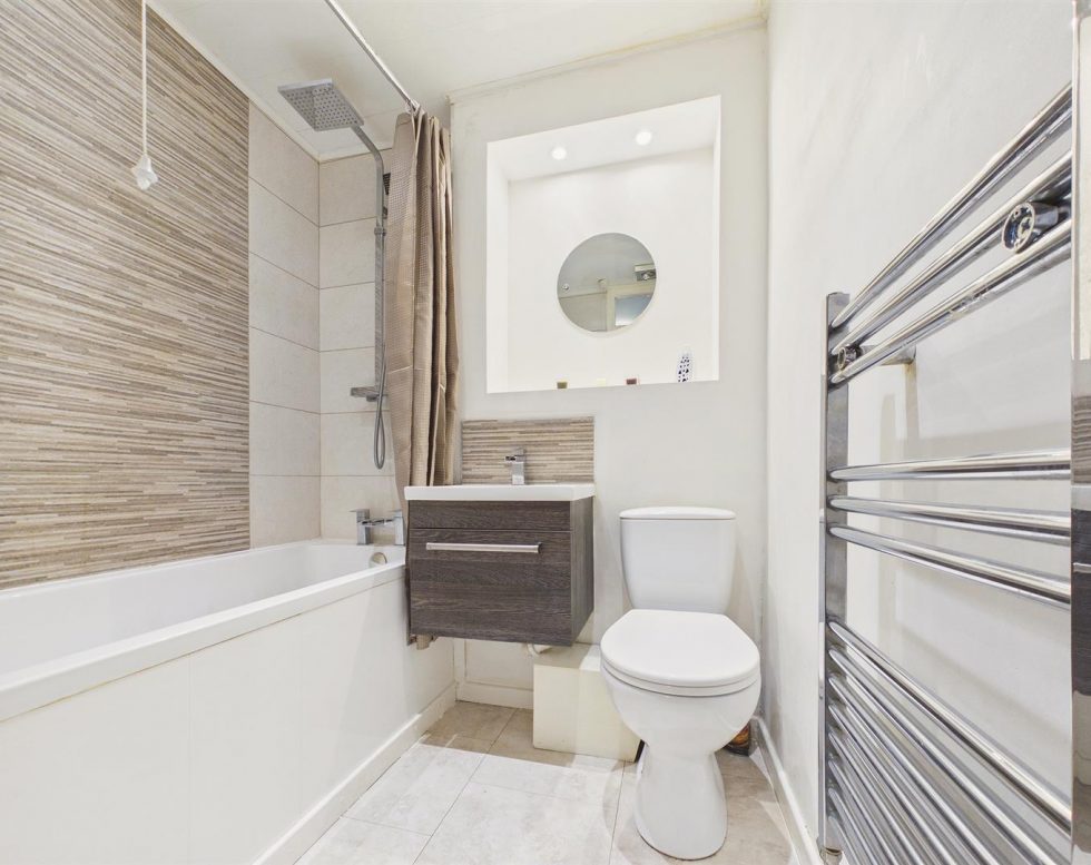 Bramhope Green, Harlow Green, Low Fell