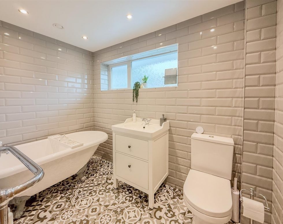 Frome Gardens, Low Fell