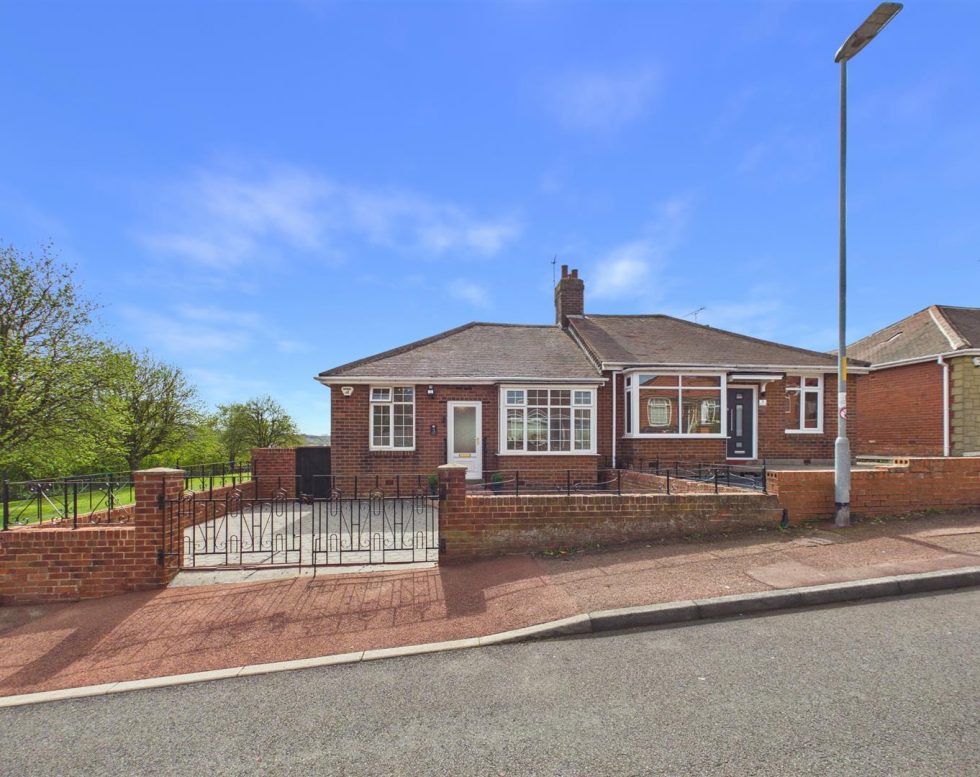 Elmwood Gardens., Lobley Hill