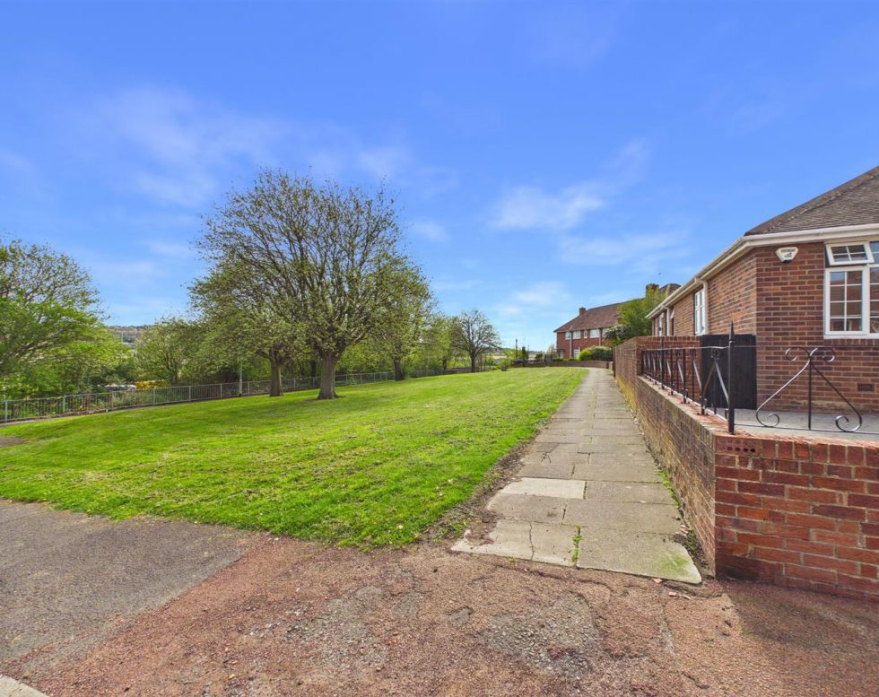 Elmwood Gardens., Lobley Hill