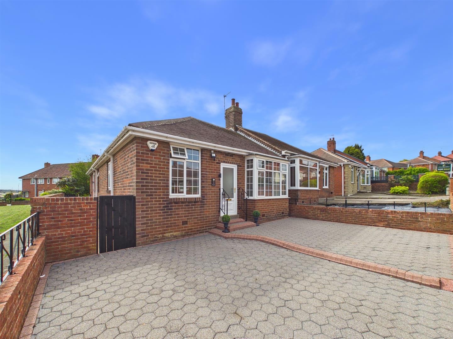 Elmwood Gardens., Lobley Hill