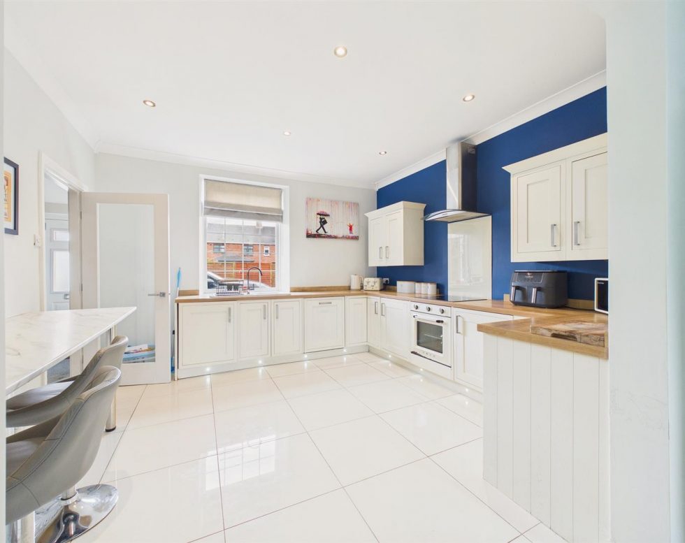 Heatherhill, Springwell Village