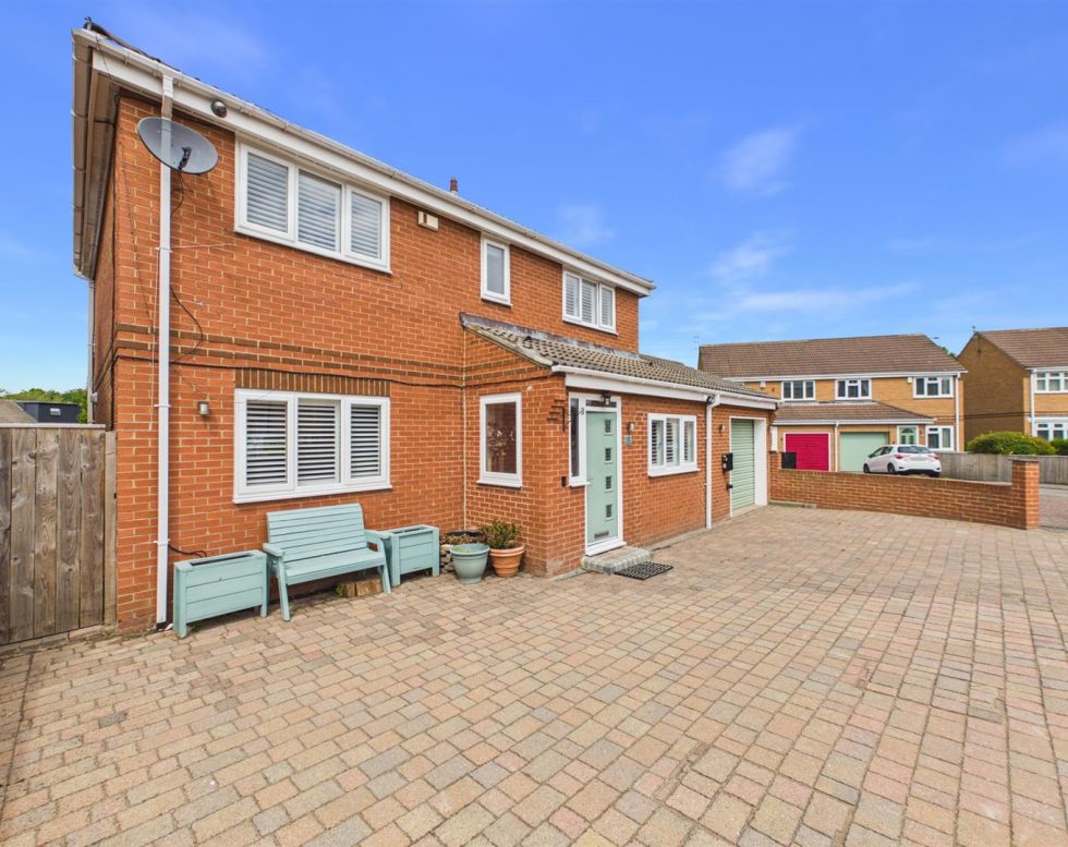 Parklands, Wardley
